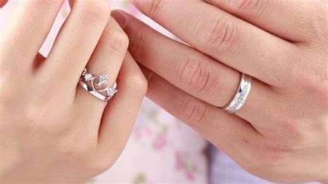 Evlilik yüzüğü hangi ele takılır