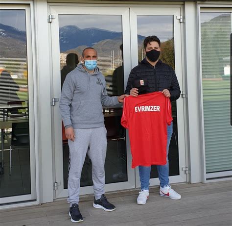 Evrim Ozer Profiles Facebook.