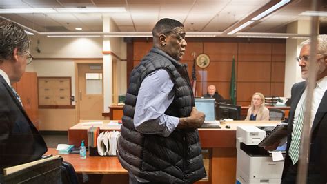 Ex-NBA star Shawn Kemp pleads not guilty in parking lot shooting