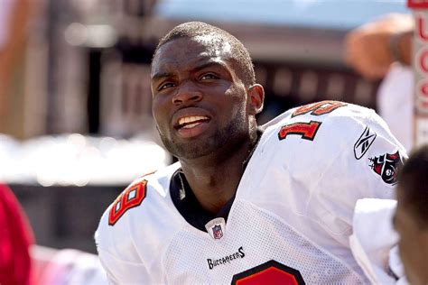 Ex-NFL receiver Mike Williams dies 2 weeks after being injured in construction accident