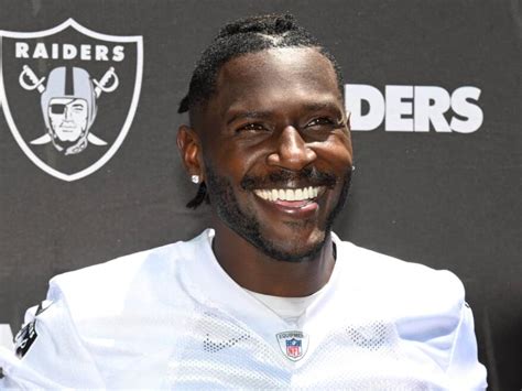 Ex-NFL wide receiver Antonio Brown arrested in Broward County for allegedly failing to pay child support