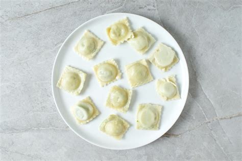 Exactly How To Reheat Ravioli – I Test 5 Methods [Pics]