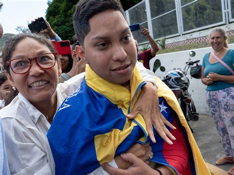 Excarcelan en Venezuela al estudiante John Álvarez