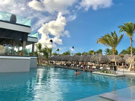 Book Excellence El Carmen, Uvero Alto on Tripadvisor: ... 13,974 candid photos, and great deals for Excellence El Carmen, ranked #4 of 11 hotels in Uvero Alto and rated 4.5 of 5 at Tripadvisor. ... I can't talk about Punta Cana, but El Carmen was very modern and updated. 0 votes.