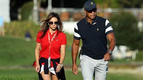 Exnovia de Tiger Woods lo demanda por acoso sexual, según documento judicial