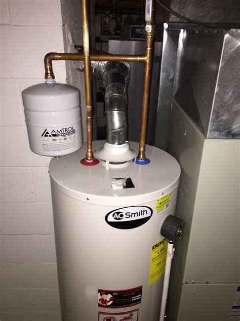 Expansion tank for water heater. Replacing a water heater expansion tank is a straightforward plumbing work that typically takes about 30 minutes to complete. However, the time it takes to complete the installation may vary depending on the type of pipes in the system and the specific installation requirements. 