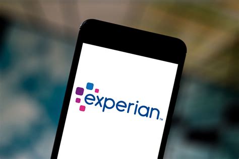 Experian en español. An Experian customer service representative will review your document. If the document can be validated, we may use it to update the information on your credit report or it may be shared with the data furnisher for the purpose of processing your dispute. Be advised that written information or documents you provide with respect to your … 