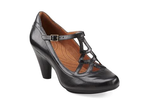 Experience Sophistication and Comfort with Clark Dress Shoes for Women