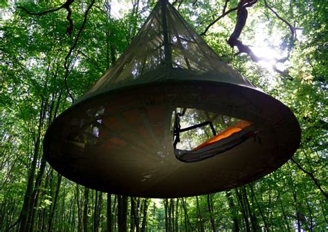 Experience Unparalleled Camping with our State-of-the-Art Pod Hanging Tent