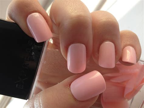 Express nails. In the scorching summer heat, keeping the body hydrated can help it function better. Thanki advises, “Keep your nails hydrated by applying a moisturising lotion or oil to your nails and cuticles regularly.”. She adds that your nails can become weak if you are dehydrated. Dr Mour explains, “Hydrate the cuticle area regularly with ... 