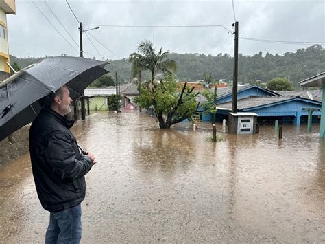 Extratropical cyclone kills 3 in southern Brazil, 12 still missing