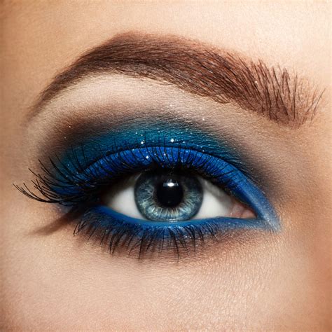 Eye shadow blue eyes. M·A·C Creator Bradley Miller (@theartofbradley) recently joined us on our YouTube channel to create a warm-toned, shimmering, smoky-eye look that brings out blue eyes. Check out the products and shades Bradley used – and make your peek-a-blue POP! Watch the full How-To: Enhance Your Eyes tutorial now on YouTube. 