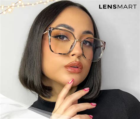 Eyeglass trends 2023. On Cloud X 3. We talked to stylish women about their favorite eyeglasses, including wire rim, tortoise shell, acetate, and maximalist frames from Warby Parker, Garrett … 
