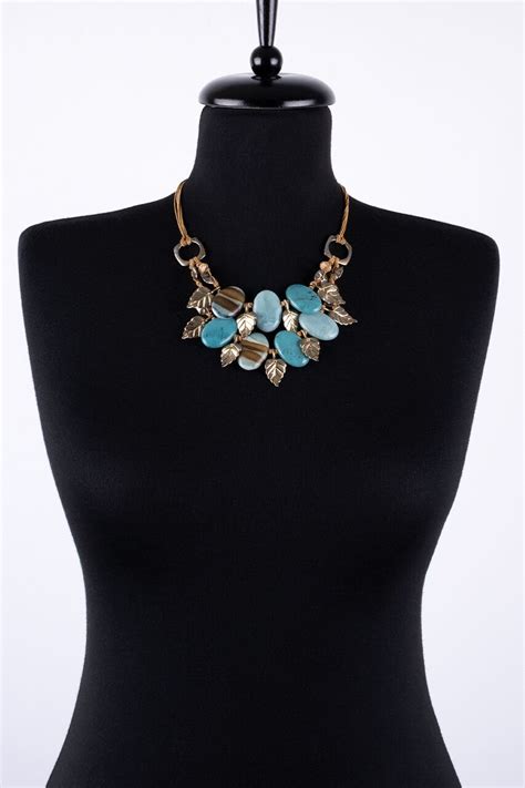 FİRST JEWELRY Doğal Taşlı Kolye ve Küpe Takımı (Mercan).