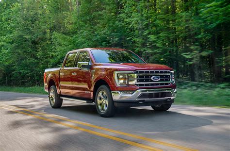 F150 hybrid mpg. The towing capacity of the Ford F150 varies by model, but the 2015 model ranges from 5,100 to 12,200 lbs. There are differences between how much an automatic and a manual transmiss... 