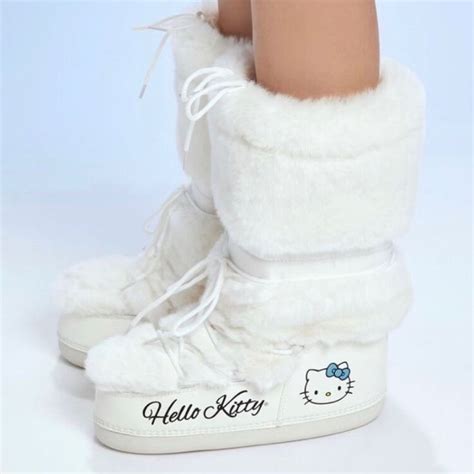 F21 hello kitty boots. Step out in style with these fashionable Sanrio Hello Kitty Faux Fur Boots from Forever 21. Designed for women, these snow boots come in a beautiful white color and are perfect for the Christmas season. These boots feature a faux fur upper material that provides comfort and warmth during the cold winter months. The boots are available in a … 