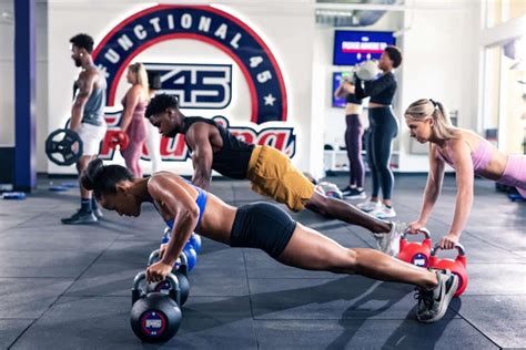 F45 training cost. Length: 45 Minutes. Calories Burnt: 454. After a brief tour of F45’s massive blue, white and red studio I get the feeling the stars and stripes colour combo is a clever … 