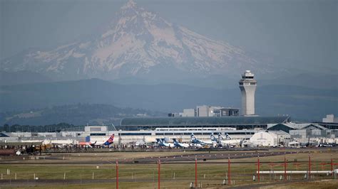 FAA investigating possible close call between two airliners at Portland airport