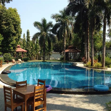 FAMOUS HOTEL BAGO - Prices & Lodge Reviews (Myanmar)