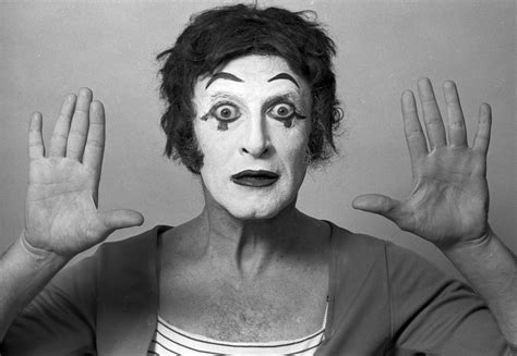 Famous Mime Artist - muktibox.com