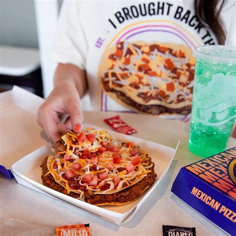 FAN-FAVORITE MEXICAN PIZZA MAKES HISTORIC RETURN TO TACO BELL…