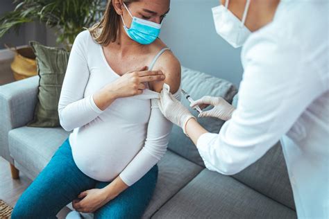 FDA advisers recommend RSV vaccine for pregnant women