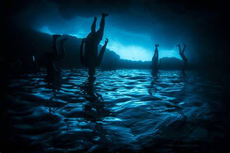 Finding Stories in the Depths: The Art of Underwater … - raincitystudios.com