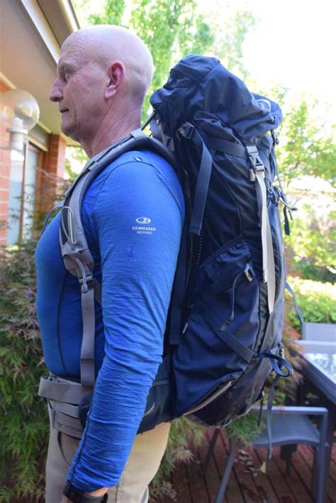Fitting a Backpack - Australian Hiker - balustradellc