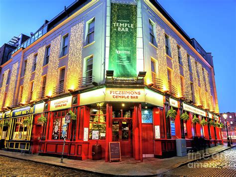 FITZSIMONS HOTEL TEMPLE BAR DUBLIN 3-STAR …