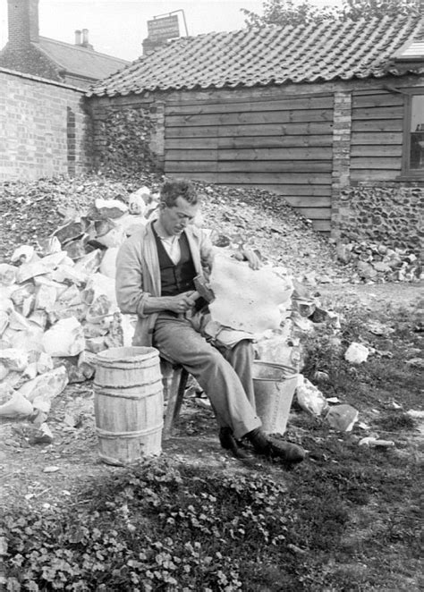 Flint Knapper - wintechmobiles.com