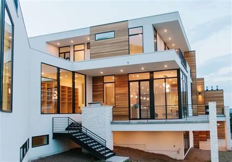 Floor-to-Ceiling Windows Help Achieve Modern … - balustradellc