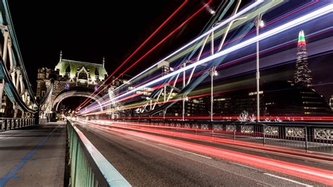Focus: A beginner's guide to photographing light trails - Picfair - balustradellc