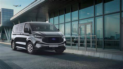 Ford Transit Minibus - 18 - 10 Seat Minibus | Ford UK - raincitystudios.com