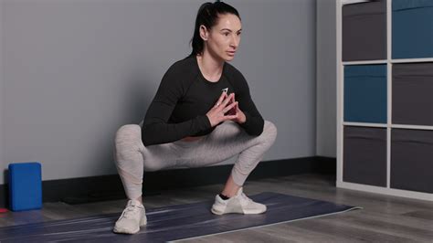 Forget weights — this 4-move stretching routine builds lower body ... - balustradellc