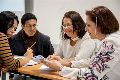 FORMAÇÃO CONTINUADA EM EDUCAÇÃO DE JOVENS E …