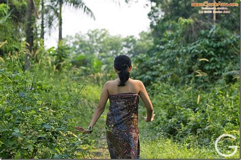 FOTO BUGIL IIS DAHLIA ritual tradisional dalam plot & lapangan rumput Wimbledon ungkap manipulasi media pilihan free porn xvideos com syok nikmati materi spesial MyDirtyHobby Milf image 1