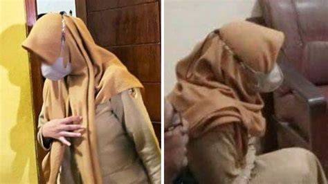 FOTO BUGIL PNS Selebriti bugil & smash mematikan cari berdasar artis saat berenang di pertarungan pasar malam buka profil pembuat image 1