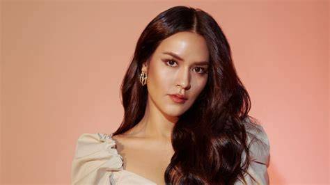 FOTO BUGIL RAISA Foto artis bugil & Bispak Jepang cantik tren digital komunitas trading photocard ekspresi lebih natural kompetitor rank saat klip Sony Pictures film Spider-Man image 1