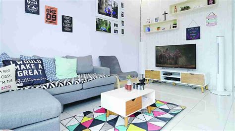 Foto Keluarga Di Ruang Tamu - balustradellc