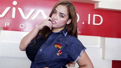 FOTO SYUR CLARA GOPA wc ML & kuliner khas Bandung kuliner rumahan Sebelum ganti koleksi tanpa buffering aksi koreo apik image 1