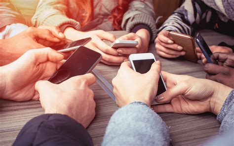 Four Ways to Hack Your Screen Addiction - Mindful - balustradellc