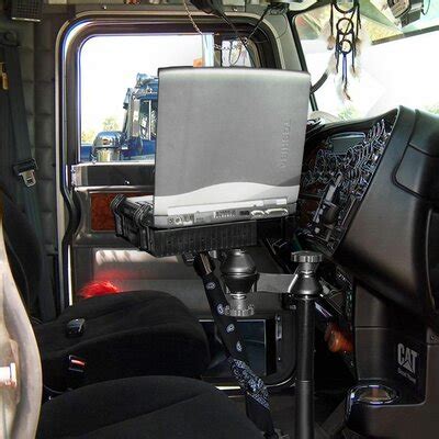 FREIGHTLINER CLASSIC XL COMMERCIAL LAPTOP MOUNTS