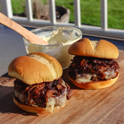 French Onion Smash Burger Recipe for Comfort Food Lovers - balustradellc