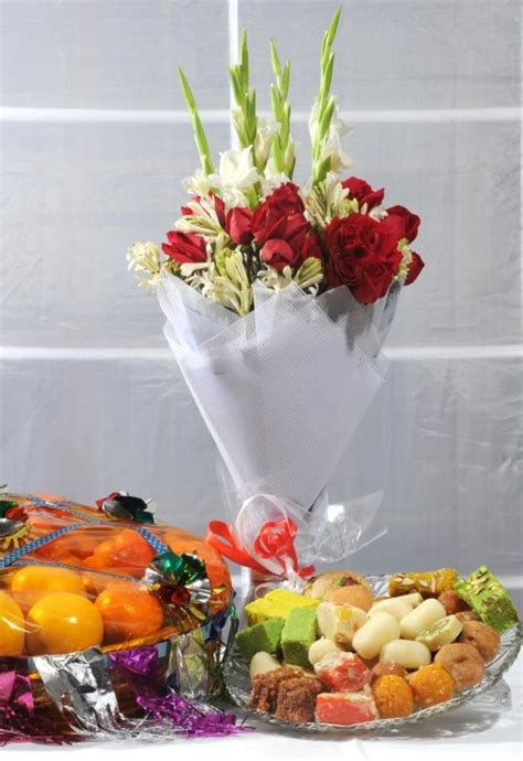 FRUITS, BOUQUET AND MITHAI - ProFlowers.pk