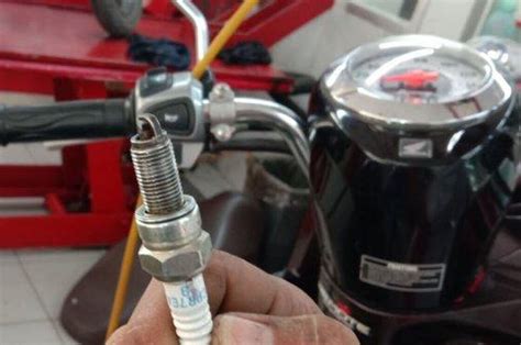 Fungsi Busi Iridium di Motor Matic, Pengendara Harus Tahu! | Tips Motor ... - balustradellc