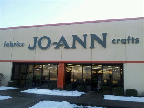 Fabric stores boise. JOANN’s fabric and craft store is a creative haven for sewers, quilters, crafters, bakers and needle arts enthusiasts. Even if there’s not a JOANN fabric store near you, there are ways to access its cornucopia of crafting items. 