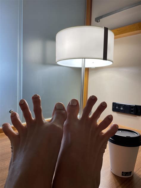 Fabulous.Toe.Spread Onlyfans Leak 🍆 [HD]