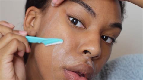 Face shaving women. Aug 21, 2023 · 1. Waxing. The art of waxing, unsurprisingly, involves applying either hard or soft wax to remove facial hair. Gina Petak, an education manager at the European Wax Center, tells Bazaar that wax is ... 