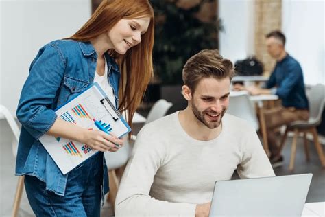 Facebook video uploader.  No experience needed.  Optimize your videos before posting; le...