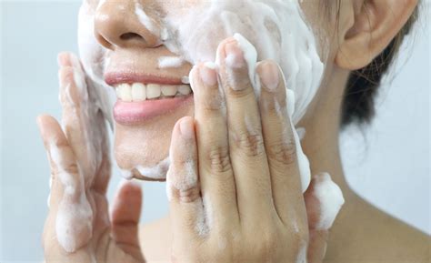 Facial Cleansers: Face Wash, Scrub & Foaming Cleanser